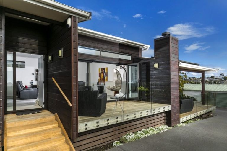 Photo of property in 151 Arran Road, Browns Bay, Auckland, 0630