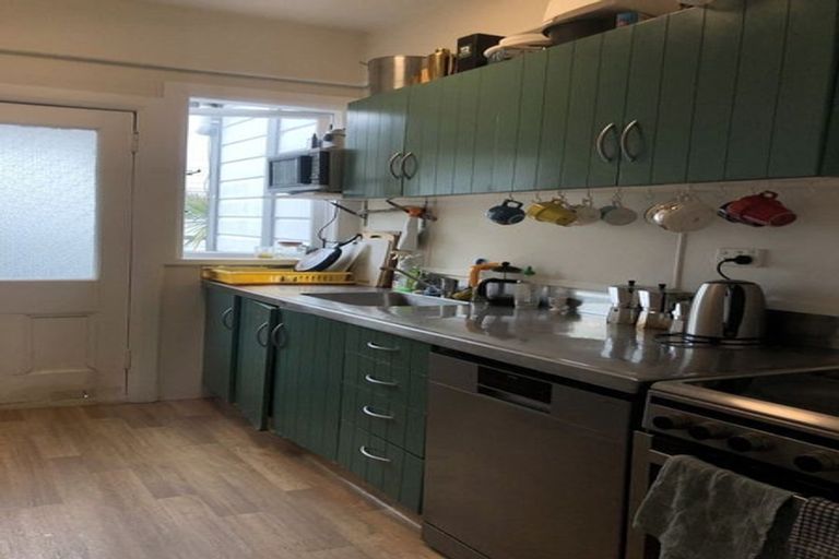 Photo of property in 244 The Terrace, Wellington Central, Wellington, 6011