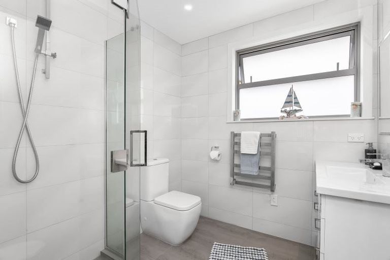 Photo of property in 1/331 Royal Road, Massey, Auckland, 0614