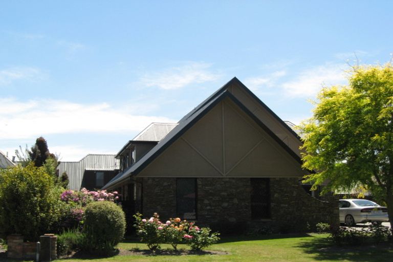 Photo of property in 6 Greystoke Lane, Avonhead, Christchurch, 8042