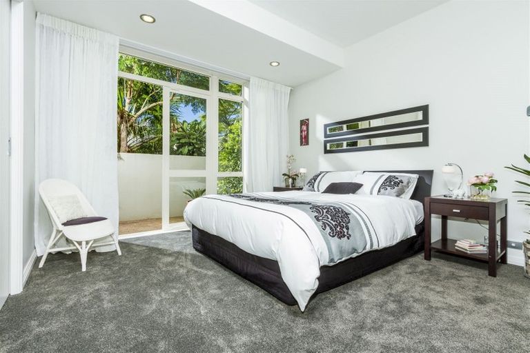 Photo of property in 3/309 Beach Road, Campbells Bay, Auckland, 0630