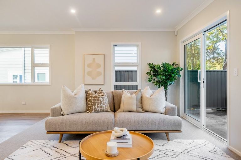 Photo of property in 70b Heretaunga Square, Silverstream, Upper Hutt, 5019