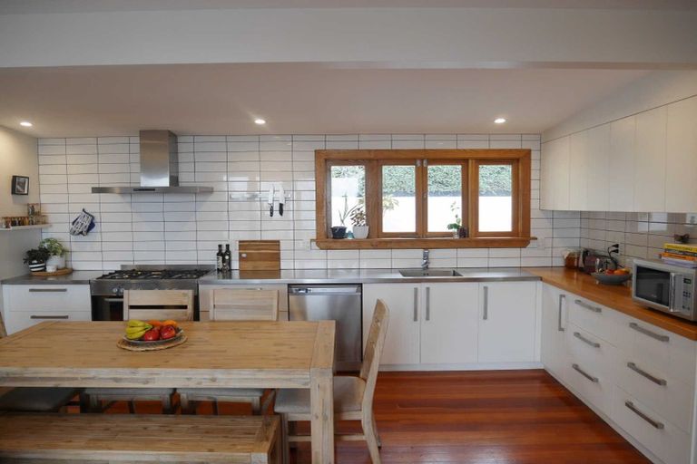 Photo of property in 187 Mount Pleasant Road, Mount Pleasant, Christchurch, 8081