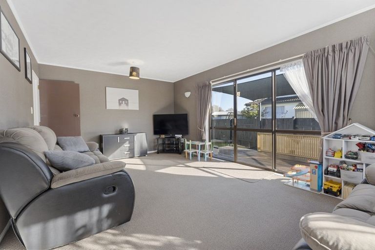 Photo of property in 9 Pluto Place, Milson, Palmerston North, 4414