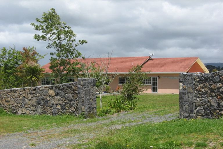 Photo of property in 155 Hanham Road, Kumeu, 0891