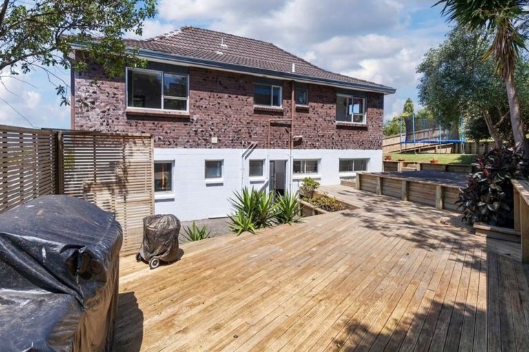 Photo of property in 1/127 Stapleford Crescent, Browns Bay, Auckland, 0630