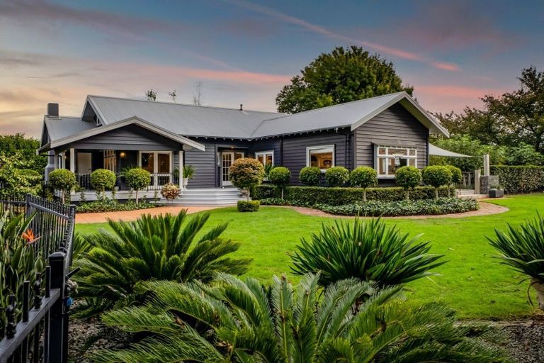 Photo of property in 500 Richmond Road, Lepperton, New Plymouth, 4373