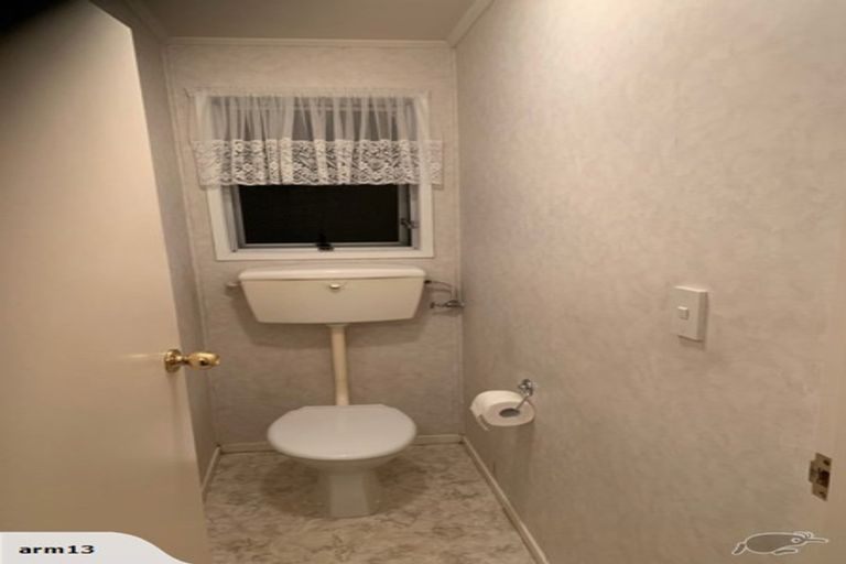 Photo of property in 1/34 Darren Crescent, Half Moon Bay, Auckland, 2012