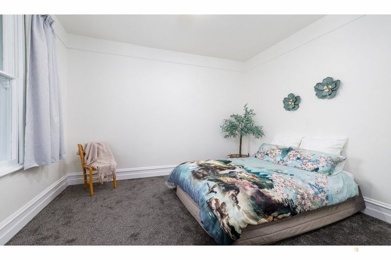 Photo of property in 92-98 High Street, Waimate, 7924