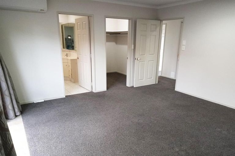 Photo of property in 33 Admiral Crescent, Flagstaff, Hamilton, 3210