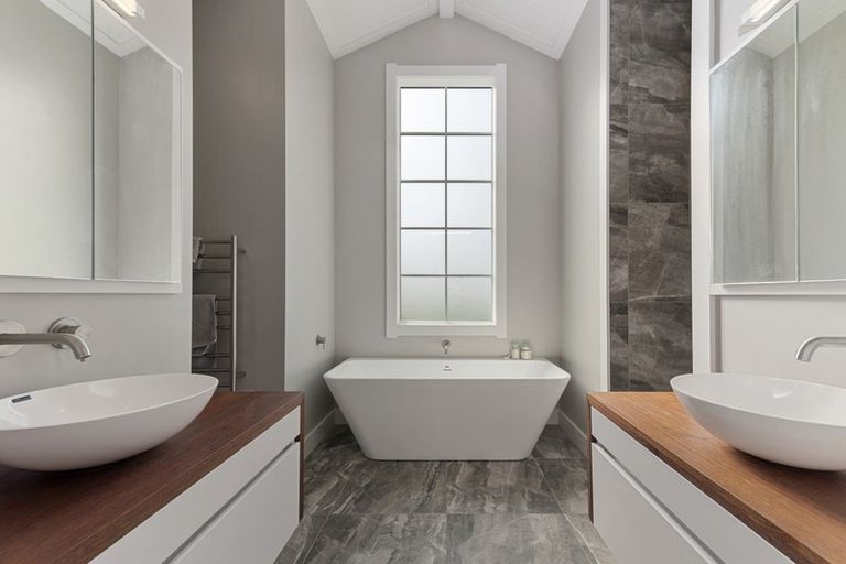 Photo of property in 56 Oakdale Drive, Kinloch, Taupo, 3377