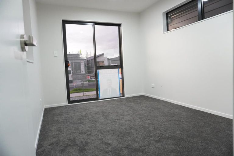Photo of property in 15 Combat Street, Papakura, 2110