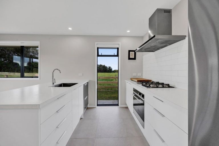 Photo of property in 3 Macbeth Street, Stratford, 4332