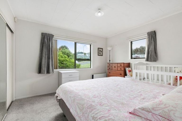 Photo of property in 14 Sari Place, Massey, Auckland, 0614