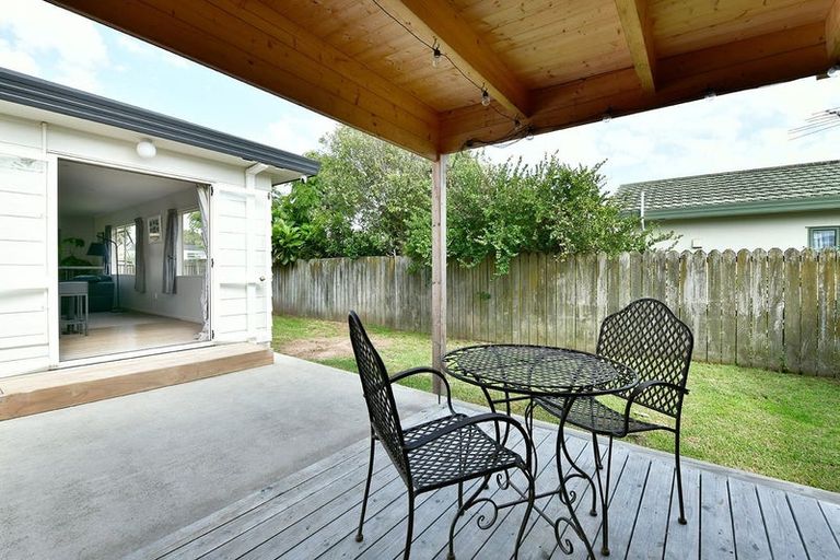 Photo of property in 80 Lakeside Drive, Orewa, 0931