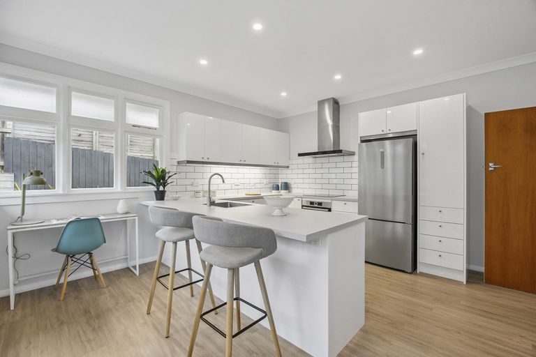 Photo of property in 15 Shandon Road, Vauxhall, Dunedin, 9013