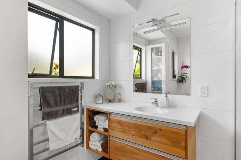 Photo of property in 90 Wirihana Road, Hawera, 4674