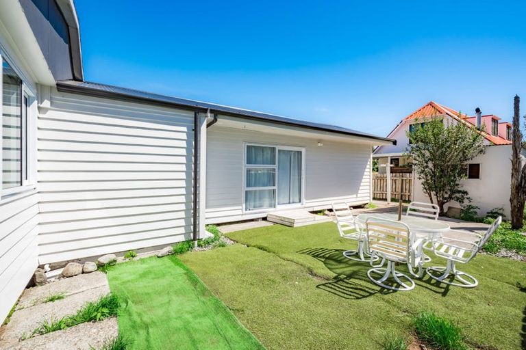 Photo of property in 35 Moana Road, Paraparaumu, 5032