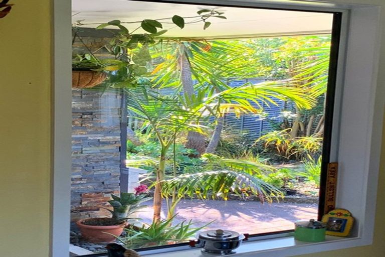 Photo of property in 5 Tirimoana Place, Te Awanga, 4102