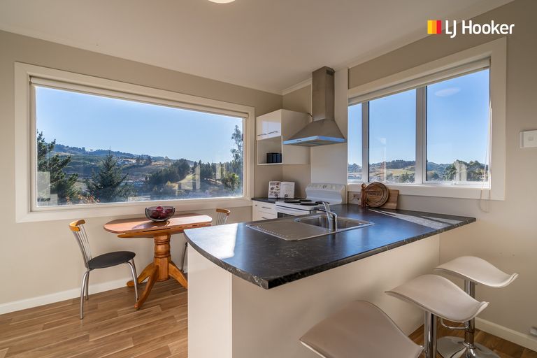 Photo of property in 32 Scotland Terrace, Green Island, Dunedin, 9018