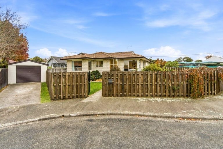 Photo of property in 2a Mallett Place, Halswell, Christchurch, 8025