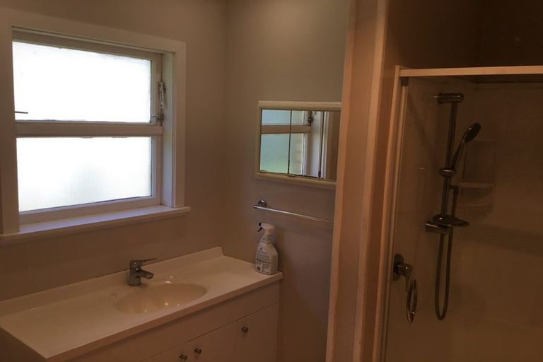 Photo of property in 3b Belair Avenue, Blagdon, New Plymouth, 4310