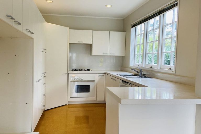 Photo of property in 127 St Heliers Road, Saint Heliers, Auckland, 1071