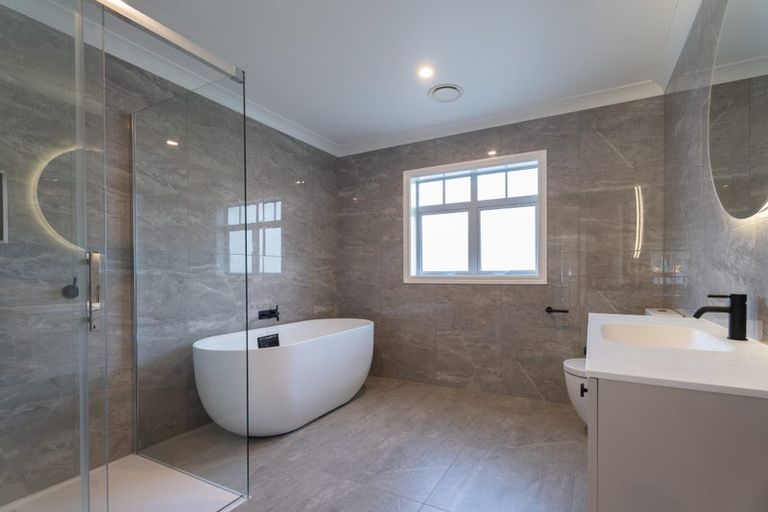 Photo of property in 28 Farnworth Terrace, Churton Park, Wellington, 6037