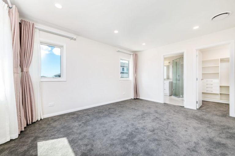 Photo of property in 22 Mackay Drive, Greenhithe, Auckland, 0632