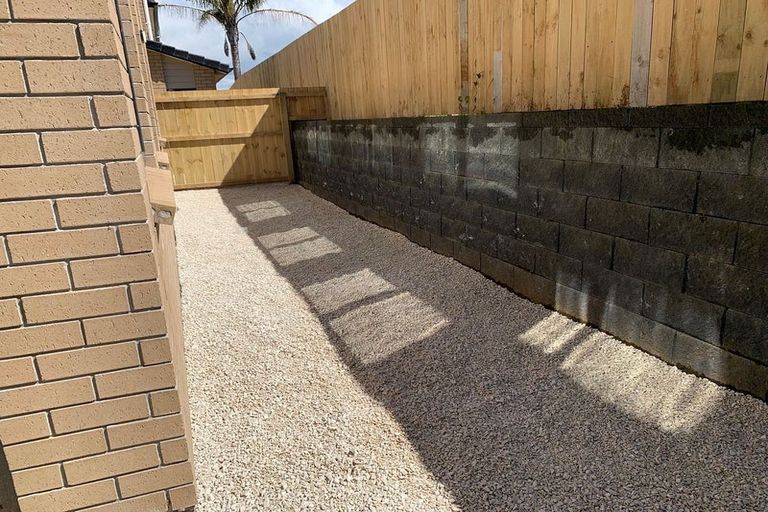 Photo of property in 9c Jillteresa Crescent, Half Moon Bay, Auckland, 2012