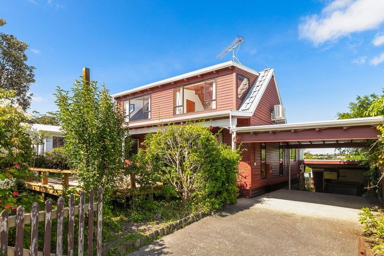 Photo of property in 42 Fidelis Avenue, Snells Beach, 0920
