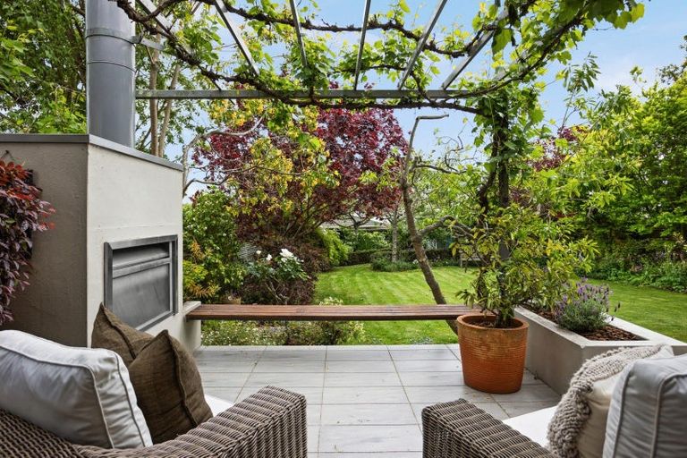 Photo of property in 1a Gillean Street, Havelock North, 4130