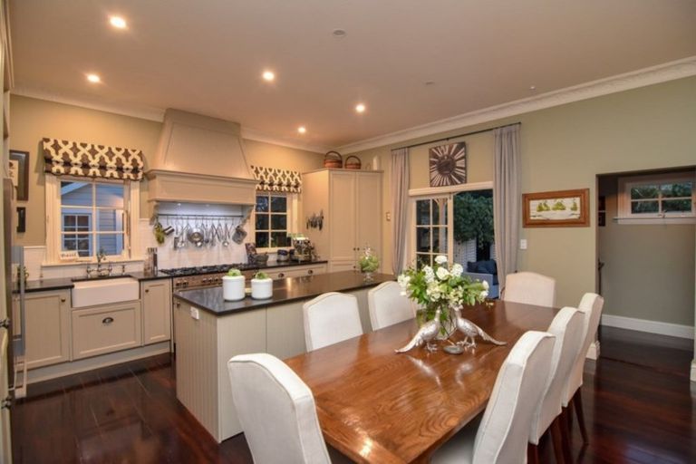 Photo of property in 10 Dixon Street, Carterton, 5713