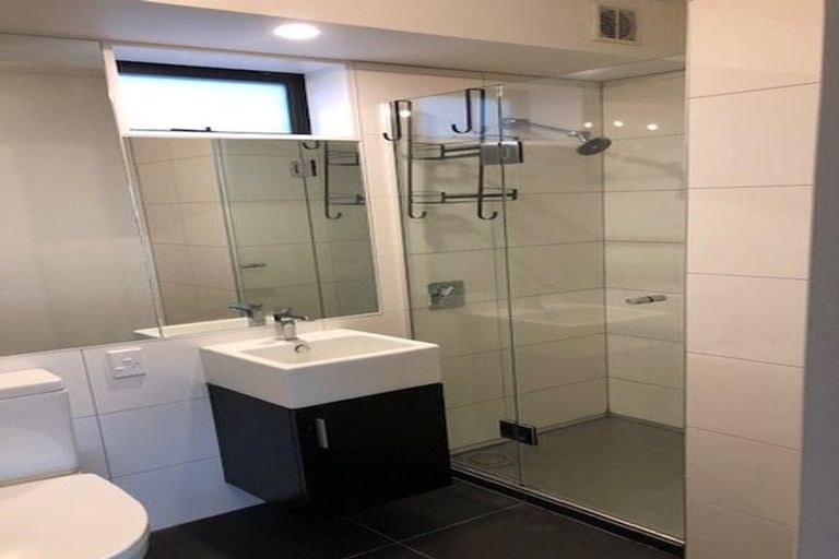 Photo of property in Barton Flats, 1/9-11 Barton Terrace, Thorndon, Wellington, 6011