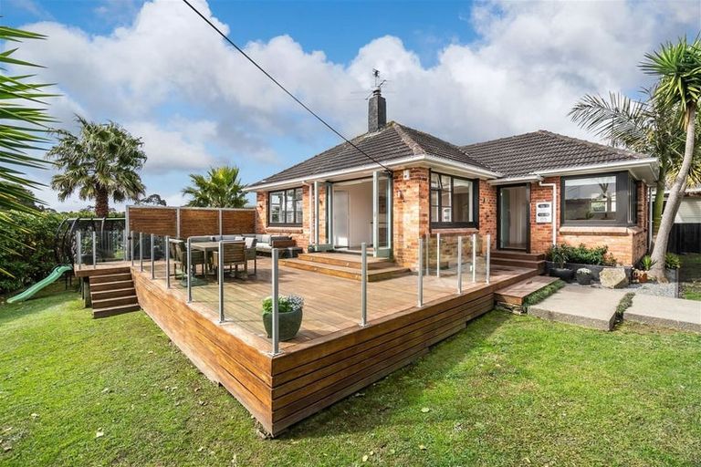 Photo of property in 2 Leander Road, Bayswater, Auckland, 0622