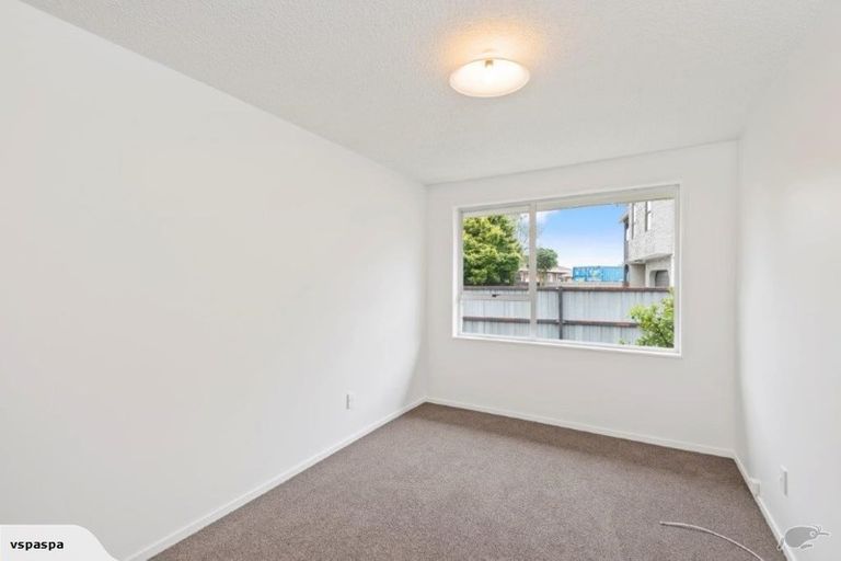 Photo of property in 1/12 Ruddenklau Lane, Bishopdale, Christchurch, 8053