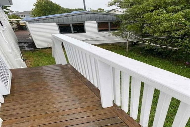 Photo of property in 1072 Great North Road, Point Chevalier, Auckland, 1022
