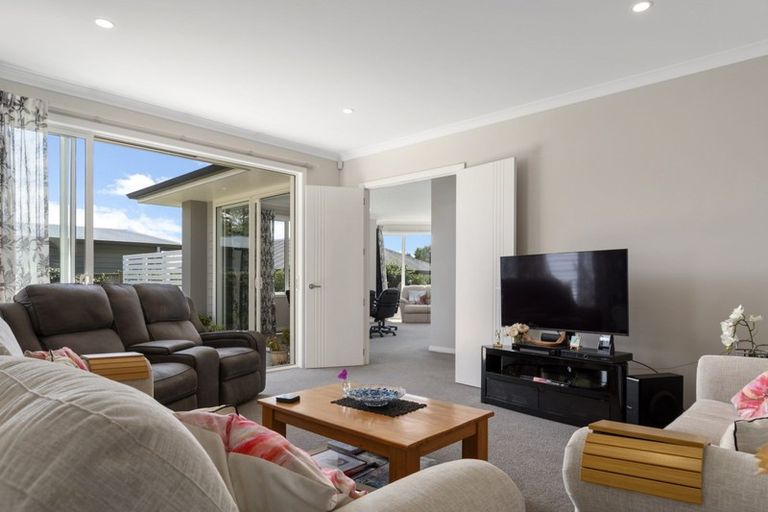 Photo of property in 31 Kayelene Place, Omokoroa, 3114