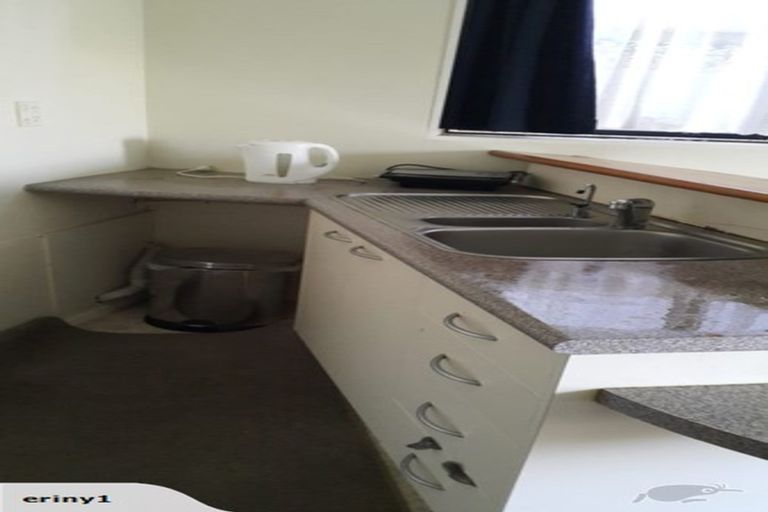 Photo of property in 2/523 Glenfield Road, Glenfield, Auckland, 0629