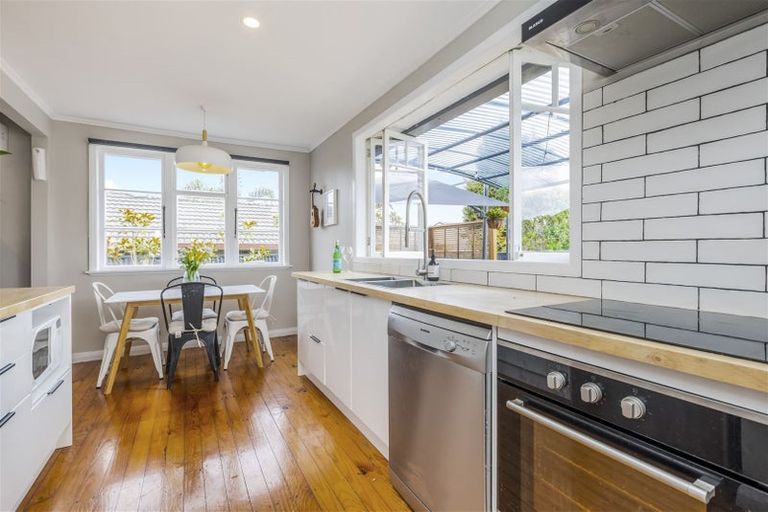 Photo of property in 16 Onslow Road, Papakura, 2110