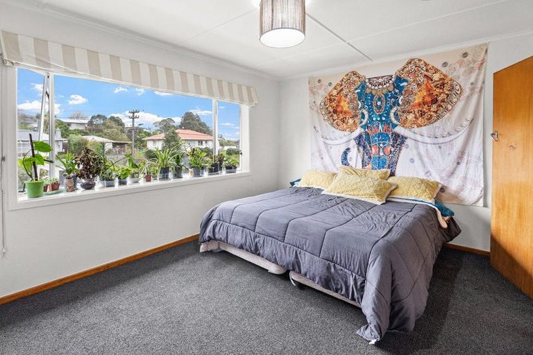 Photo of property in 31 Awanui Street, Merrilands, New Plymouth, 4312