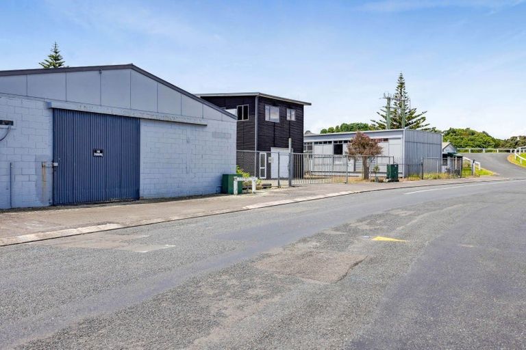 Photo of property in 14 West Quay, Waitara, 4320