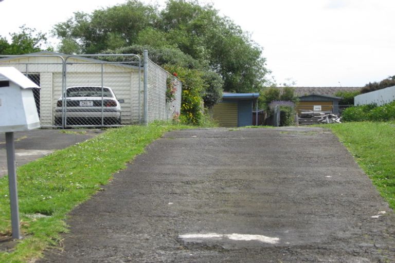 Photo of property in 12 Humphreys Place, Mangere, Auckland, 2022