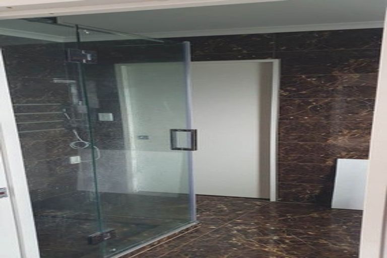 Photo of property in 2/18 York Road, Papatoetoe, Auckland, 2104