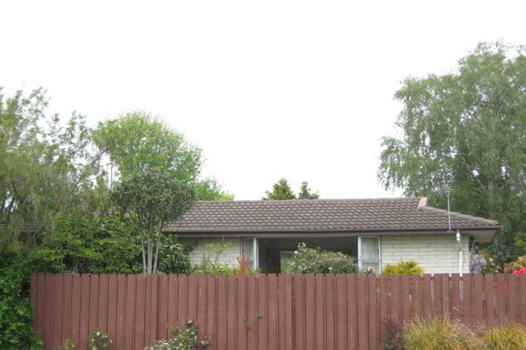 Photo of property in 8 Mulberry Place, Redwood, Christchurch, 8051