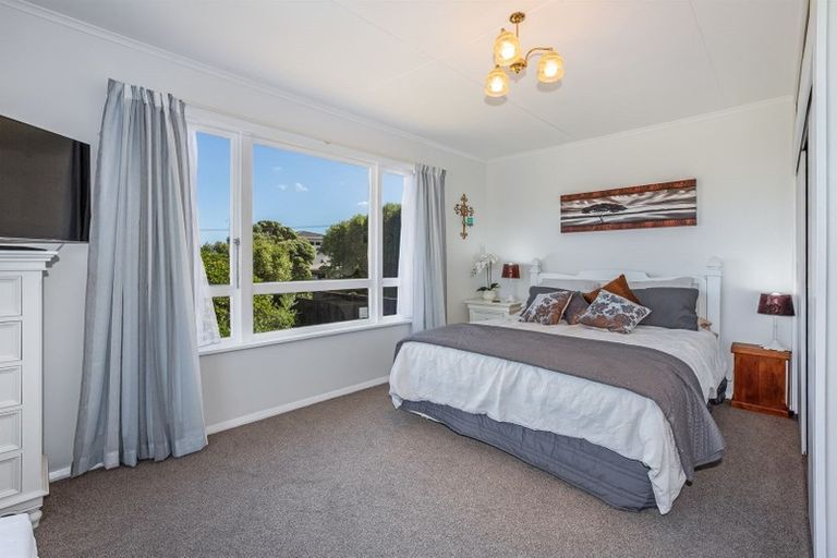 Photo of property in 16 Herewini Street, Titahi Bay, Porirua, 5022