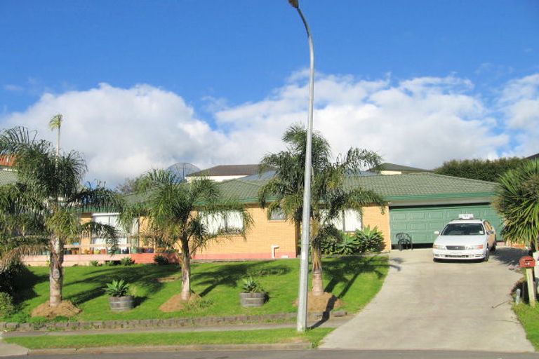 Photo of property in 16 Lowburn Place, Clover Park, Auckland, 2019