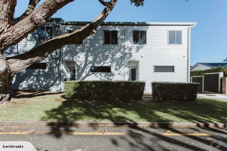 Photo of property in The Strand, 8/16 Ronald Street, Strandon, New Plymouth, 4312