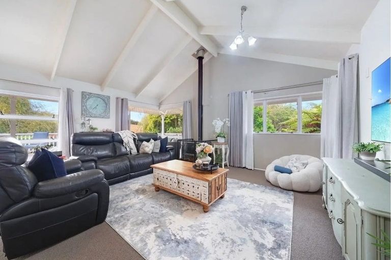 Photo of property in 65 Golding Road, Pukekohe, 2677