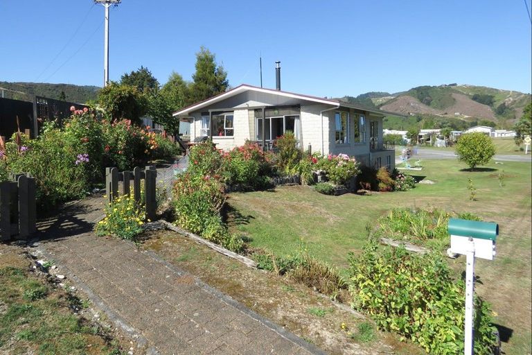Photo of property in 7 Crampton Road, Reefton, 7830